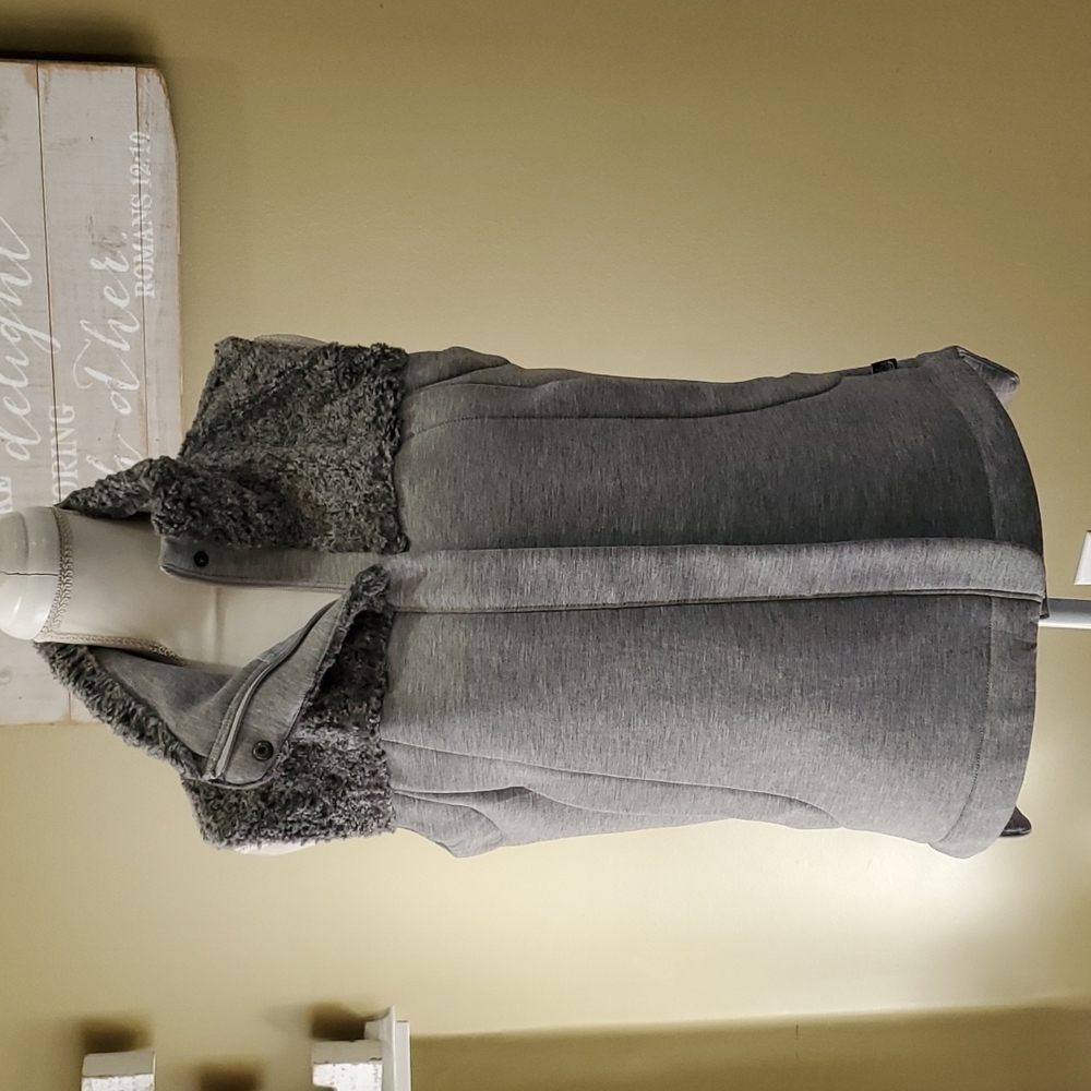 North Face Gray Sherpa Top Vest Medium New Without Tags - Picture 3 of 12